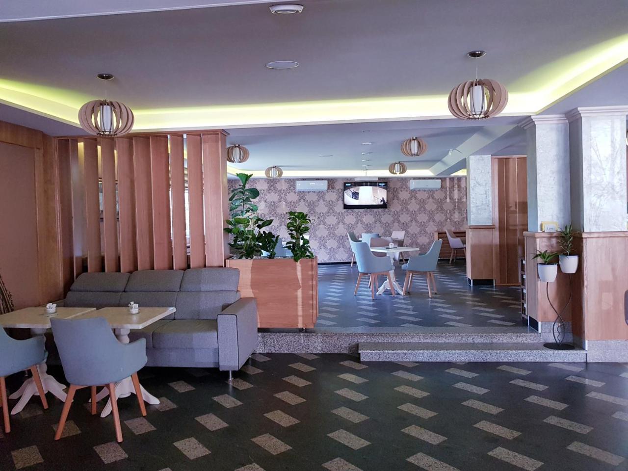 Hotel Milenium Lukavac Exterior foto